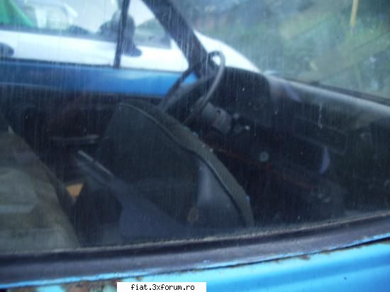 Frumuseti surprinse in trafic - pt piese probabil, interiorul arata jalnic - Classic corner