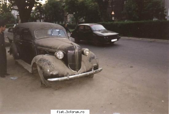 Frumuseti surprinse in trafic - banuiesc ca este plymouthul negru care a fost in - Classic corner