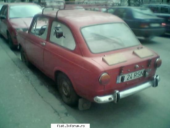 Frumuseti surprinse in trafic - un fiat 850 rosu ff bun , din pcate de curand - Classic corner