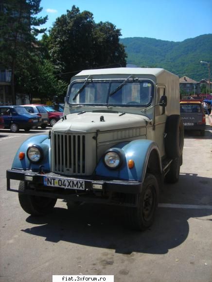 Frumuseti surprinse in trafic - un GAZ 69 din '58, si el modificat mult, dar tot - Classic corner