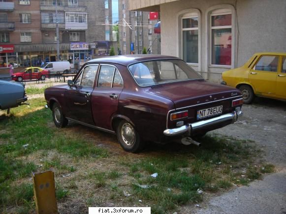 Frumuseti surprinse in trafic - Ford Escort boboc - Classic corner