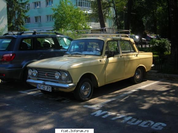 Frumuseti surprinse in trafic - Moskvici 408, il stiu din copilarie - Classic corner