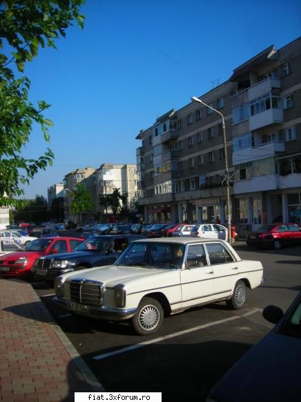 Frumuseti surprinse in trafic - Adrian - Classic corner
