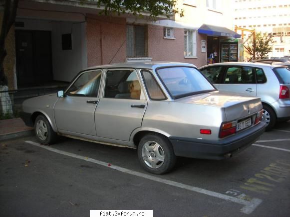 Frumuseti surprinse in trafic - un prototip de fabrica Dacia - Classic corner