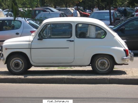 Frumuseti surprinse in trafic - fiat-ul 600 de la nerva traian ( bloc loto - Classic corner