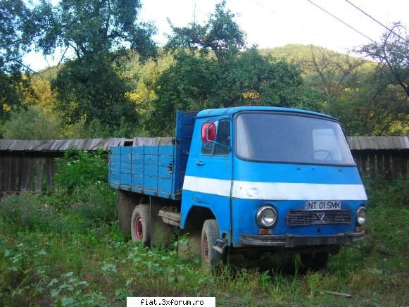 Frumuseti surprinse in trafic - TV vechi de 30 ani - Classic corner