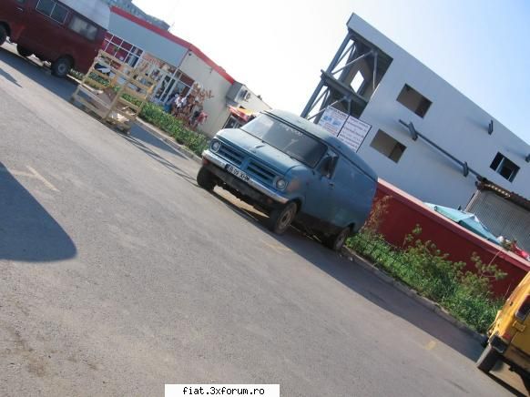 Frumuseti surprinse in trafic - duba ford la piata moghioros - Classic corner
