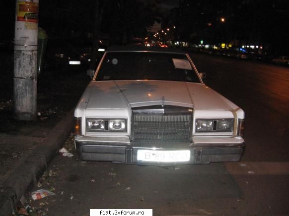 Frumuseti surprinse in trafic - lincoln town car 1989 - Classic corner