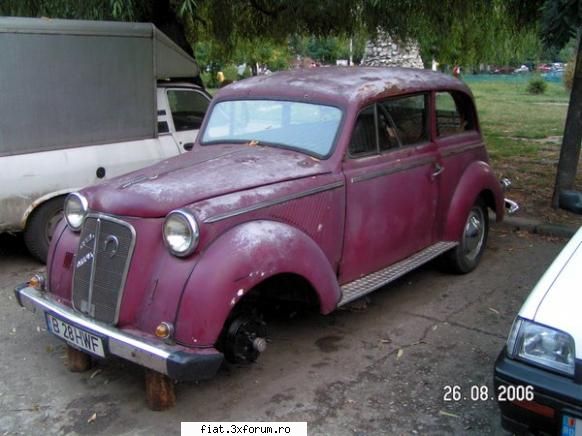 Frumuseti surprinse in trafic - Masina se spune ca e in restuarare, greu de - Classic corner