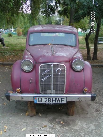 Frumuseti surprinse in trafic - Si fata, desi neoriginala, e frumusica - Classic corner