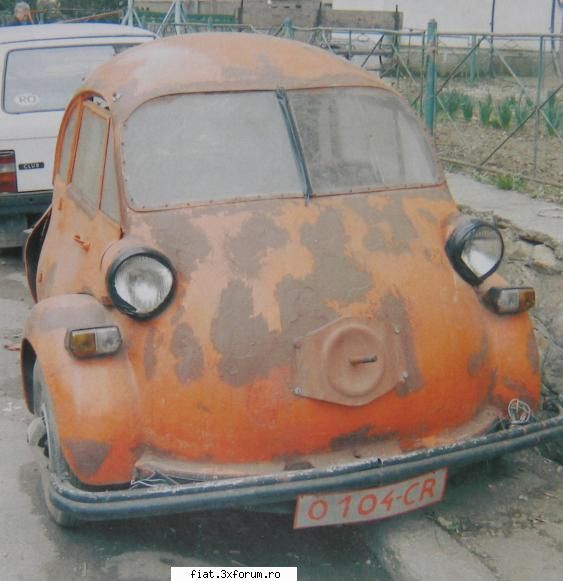 Frumuseti surprinse in trafic - ma indoiesc ca rea Isetta! - Classic corner
