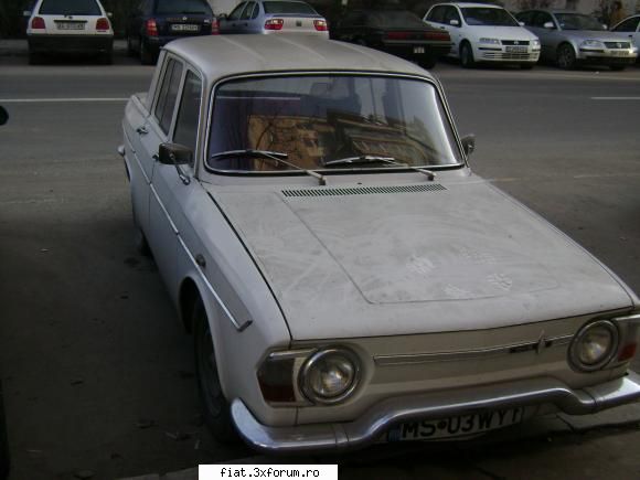 Frumuseti surprinse in trafic - pacat ca-i lipseste un capac de roata si - Classic corner