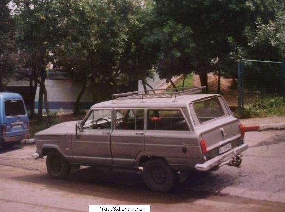 Frumuseti surprinse in trafic - Jeep Wagonner 1965, masina nu am mai vazut-o prin - Classic corner