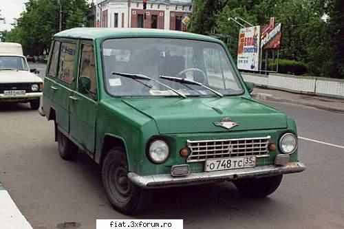 Frumuseti surprinse in trafic - O corcitura sovietica fotografiata in Rusia - Classic corner