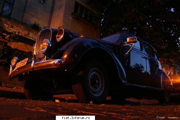 Frumuseti surprinse in trafic - autom - Classic corner