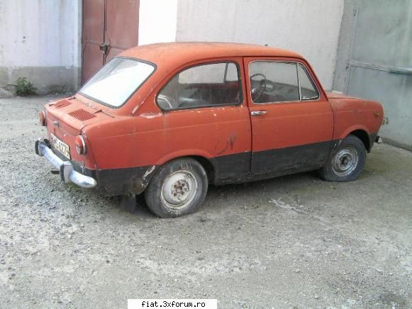 Frumuseti surprinse in trafic - fiat 850 pe strada cutezantei - Classic corner