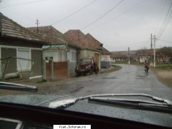 Frumuseti surprinse in trafic - inca una,dar din cauza ploii,poza destul de - Classic corner