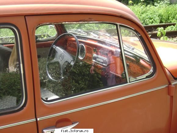 Frumuseti surprinse in trafic - Iar interiorul,bordul cel putin..nu-i rau deloc - Classic corner
