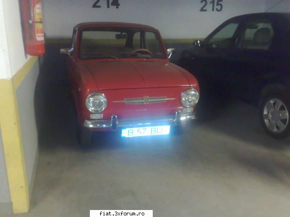 Frumuseti surprinse in trafic - O adevarata bijuterie intr-un parcaj bucurestean - Classic corner