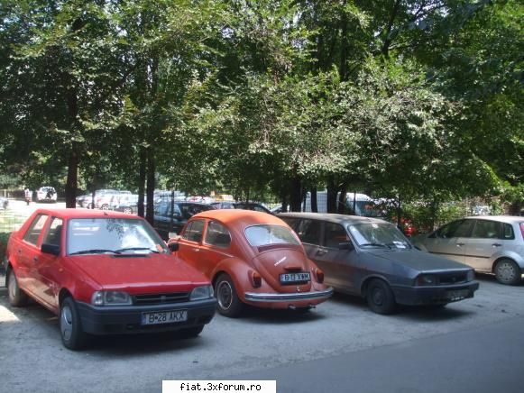 Frumuseti surprinse in trafic - tot o broscuta centrala, in spate la palatul - Classic corner