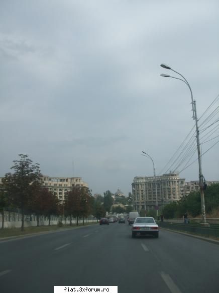 Frumuseti surprinse in trafic - Un mercedes SL 280, model similar cu cel a lui - Classic corner