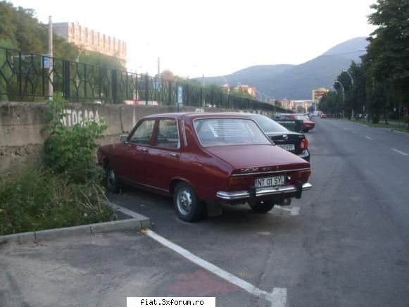 Frumuseti surprinse in trafic - O frumusica Dacie cu dezaburire spate "de epoca" - Classic corner