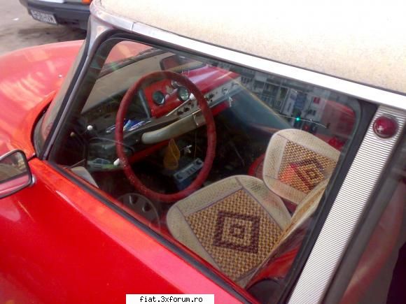 Frumuseti surprinse in trafic - Cunoaste cineva masina asta? Cu faruri de TV - Classic corner