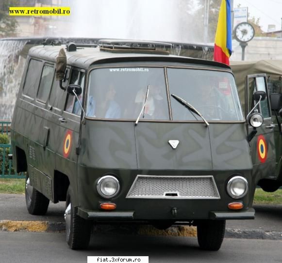 Frumuseti surprinse in trafic - "va deveni" ?! Ca tot vine vorba de TVuri, aici - Classic corner
