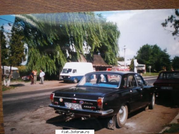 Frumuseti surprinse in trafic - Volga 24, motor Mercedes 2.3 - Classic corner