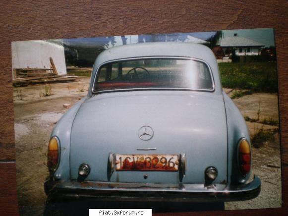 Frumuseti surprinse in trafic - Mercedesul bleu - Classic corner