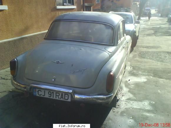 Frumuseti surprinse in trafic - si spatele: ps e si de vinzare,am pus si la - Classic corner