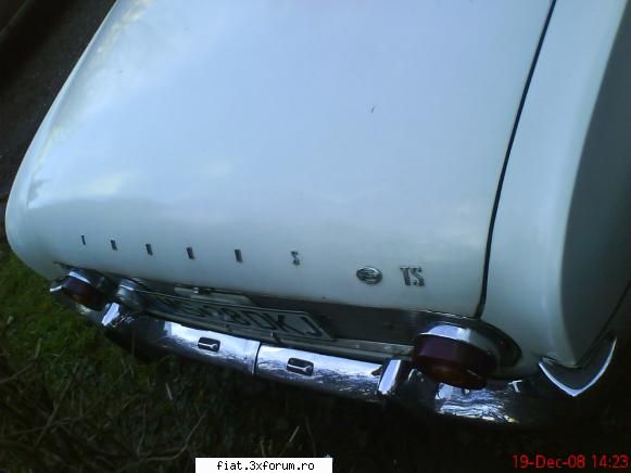 Frumuseti surprinse in trafic - ultima,cu spatele - Classic corner