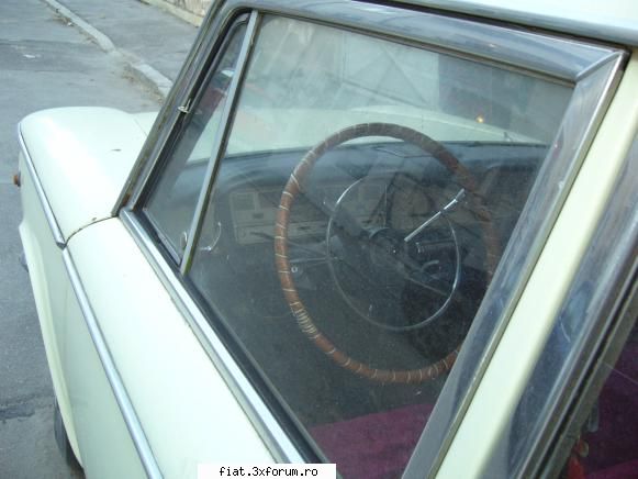Frumuseti surprinse in trafic - Mai am o poza cu bordu da nu prea se vede bine - Classic corner