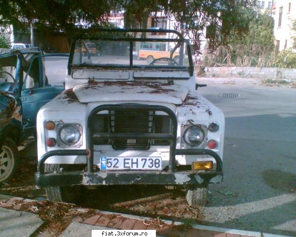Frumuseti surprinse in trafic - ova772007 - Classic corner