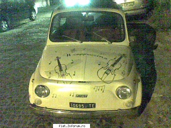 Frumuseti surprinse in trafic - Mai are unul alb. L-am pozat seara cu telefonul - Classic corner
