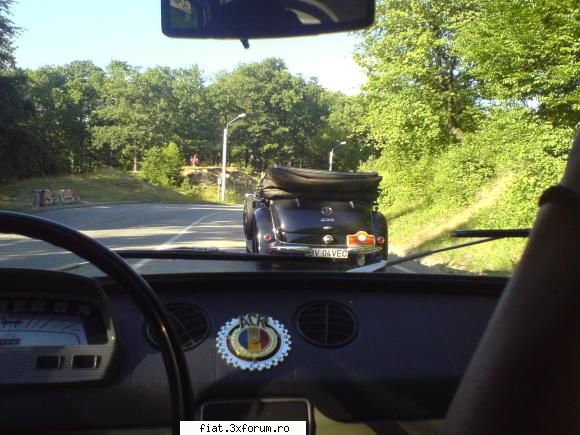 Frumuseti surprinse in trafic - bongo - Classic corner