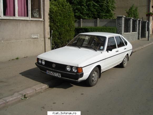 Frumuseti surprinse in trafic - Iata si un Vw Pasat simpatic si vechi - Classic corner