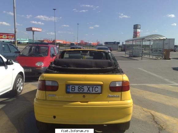 Frumuseti surprinse in trafic - aveam si io ceva intrebari - Classic corner