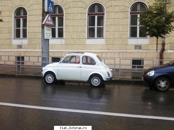 Frumuseti surprinse in trafic - stand la stop mi-am chinuit mobilul sa ii fac - Classic corner