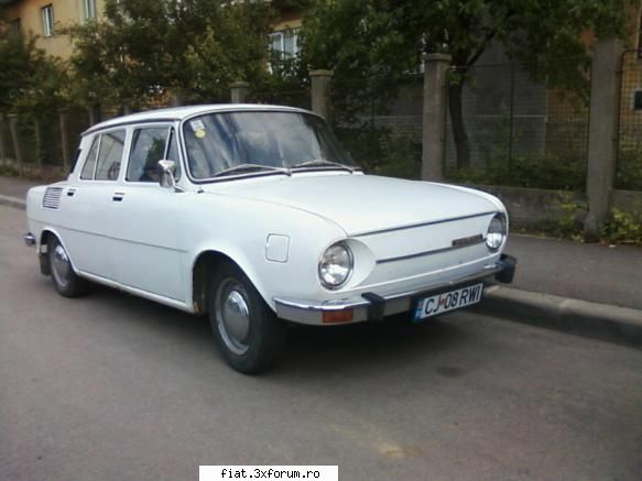 Frumuseti surprinse in trafic - alta azi duminica in drum spre casa - Classic corner