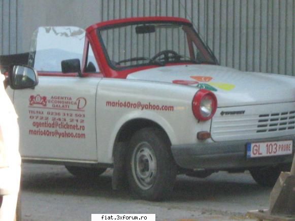 Frumuseti surprinse in trafic - Frumoasa (nu fac reclama),e o bijuterie - Classic corner