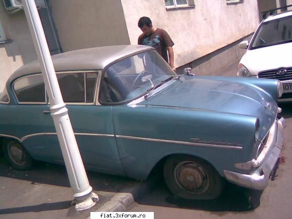 Frumuseti surprinse in trafic - Asta ca sa nu mai zic de opelul asta lasat in - Classic corner