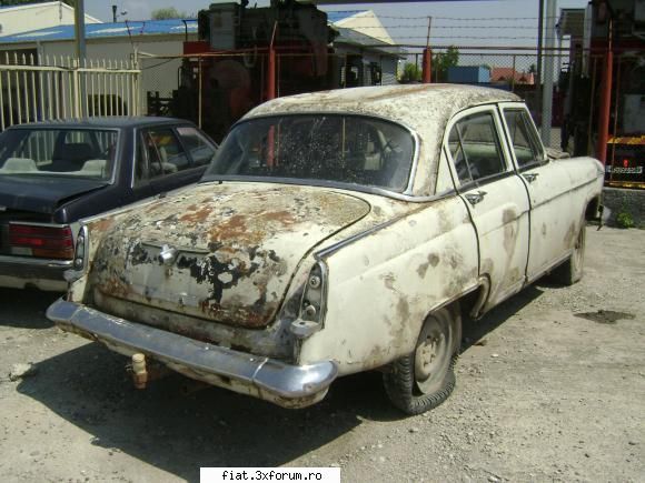 Frumuseti surprinse in trafic - din ce am reusit sa aflu masina sta nemiscat - Classic corner