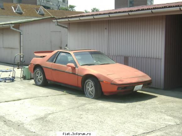 Frumuseti surprinse in trafic - si un pontiac tot asa lasat in paragina - Classic corner