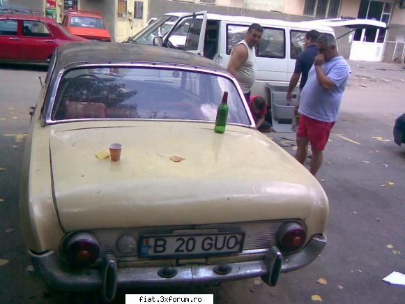 Frumuseti surprinse in trafic - E a unui mosulica, merge des cu ea, din pacate e - Classic corner