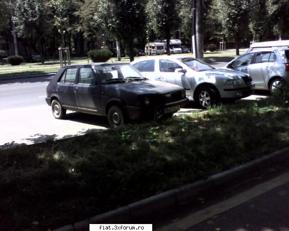 Frumuseti surprinse in trafic - Fiat Ritmo, modelul cu 2 faruri, aproape de Piata - Classic corner