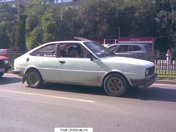 Frumuseti surprinse in trafic - Frumusele foc oricum - Classic corner