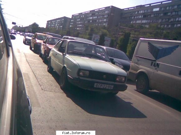 Frumuseti surprinse in trafic - Scuze de calitate, eram la volan iar pozele le-am - Classic corner