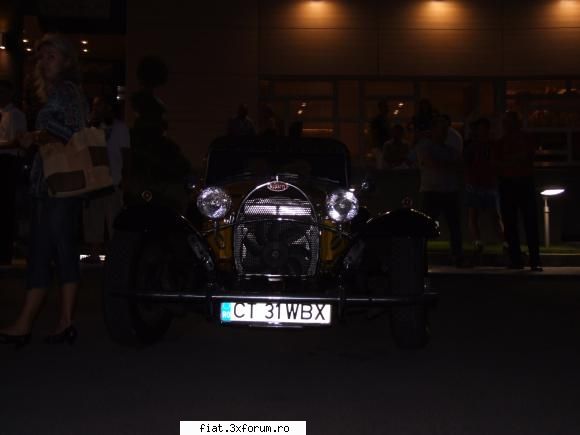 din fata frumuseti surprinse in trafic