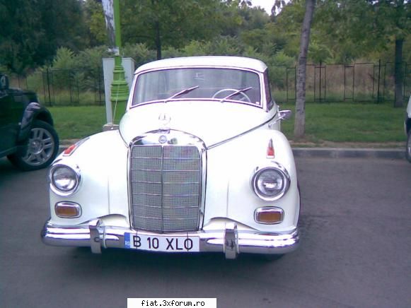 Frumuseti surprinse in trafic - Superba limuizina - Classic corner